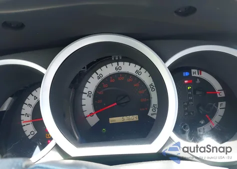 2015 Toyota Tacoma Base V6 z USA, uszkodzony, nr VIN 5TFLU4EN6FX144939